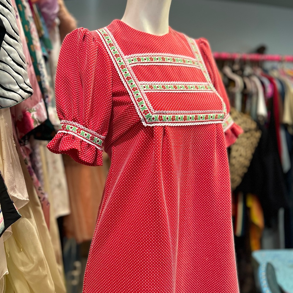 70s Red Cutie